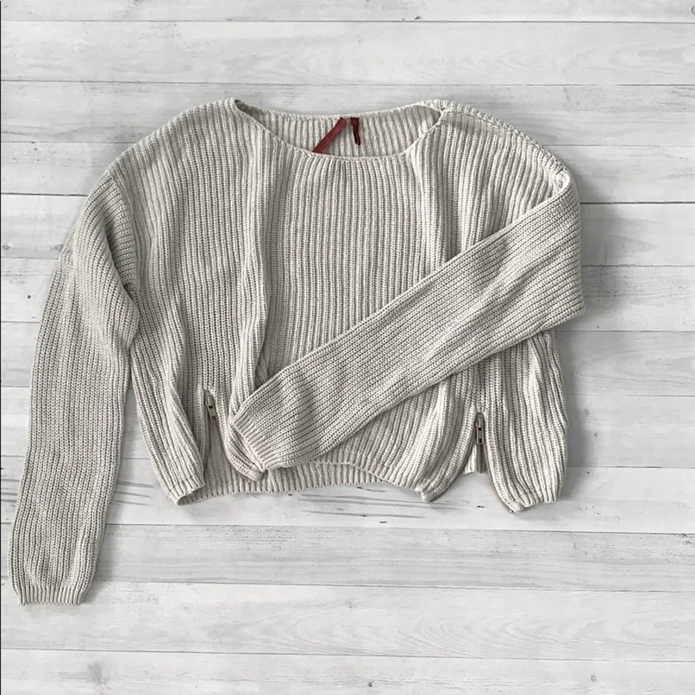 Gray Cropped Sweater with Zippers Size L - Picture 2 of 6